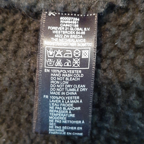 F21 black shimmery coat with faux shearling collar - Picture 12 of 12